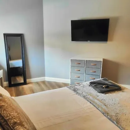 Chelsea 2 Bedroom Promenade