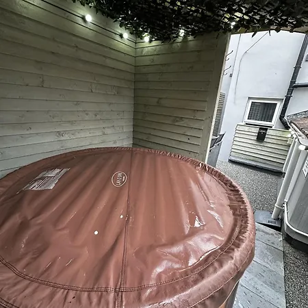 アパート Luxury Hottub & Jacuzzi ブラックプール