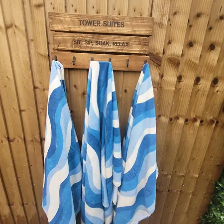 Tower - Hot Tub Sleeps 14 * Blackpool
