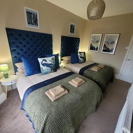 Nyaraló Tower - Hot Tub Sleeps 14 Blackpool