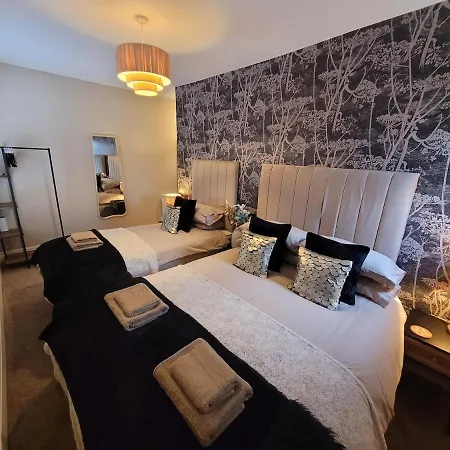 Tower - Hot Tub Sleeps 14 Nyaraló Blackpool