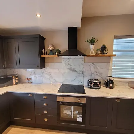 Tower - Hot Tub Sleeps 14 * Blackpool