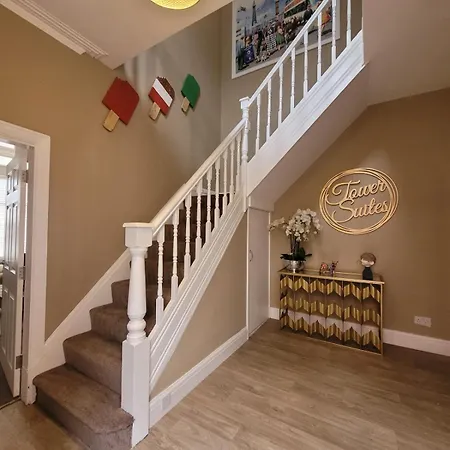 Tower - Hot Tub Sleeps 14 Blackpool