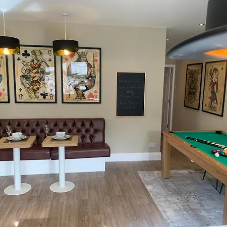 Tower - Hot Tub Sleeps 14 Blackpool