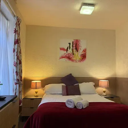 The Aberford Гостевой дом 3*