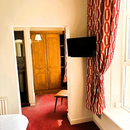 Claremont Otel 3*