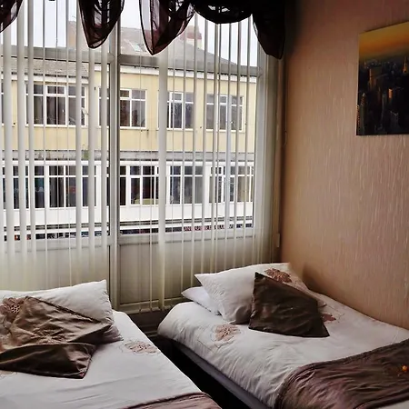 Cheers Bed & Breakfast Blackpool