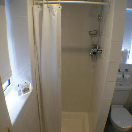 Hotel Clifton Court 2*
