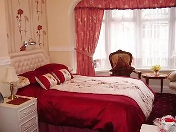 Pensionat The Golden Sands 4*