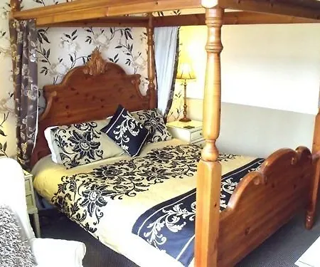 Benson - Small Families & Couples Only 3*
