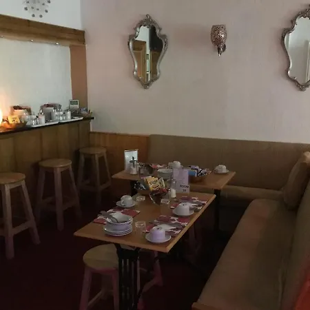 丹尼斯考特酒店 3* 黑潭