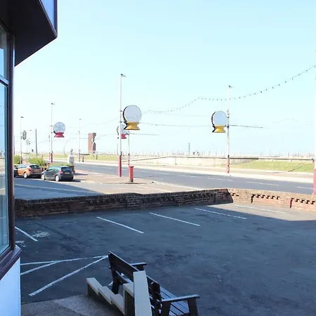 The Colwyn - Near Pleasure Hotel 2*