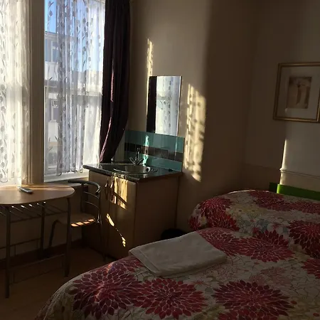 Mount Mellory Hotell 2*