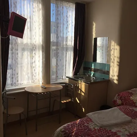 Mount Mellory Hotell 2*