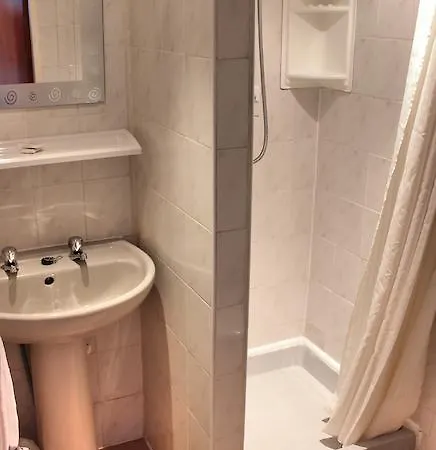 Hotel The Colwyn - Near Pleasure Blackpool