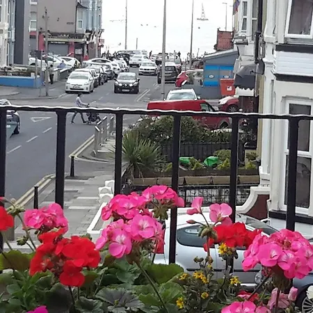 The Lonsdale Guest house 2*