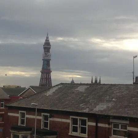 The Peerless 3* Blackpool