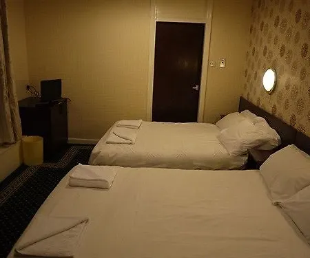 Rose And Hotel