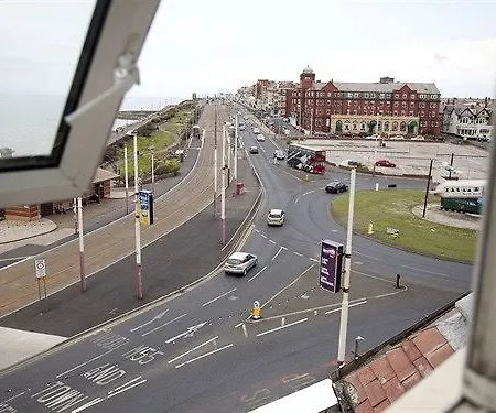 Rose And 3* Blackpool