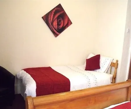 Bed and breakfast Benson - Small Families & Couples Only