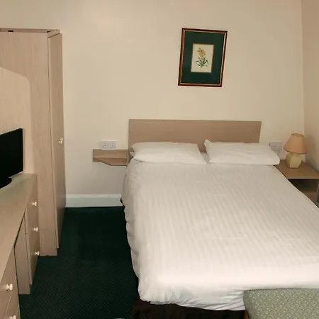 The Colwyn - Near Pleasure Hotel Blackpool