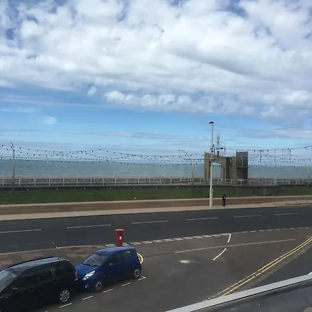 Kingsbury 3* Blackpool