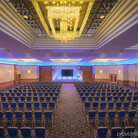 Hotell Grand 4*