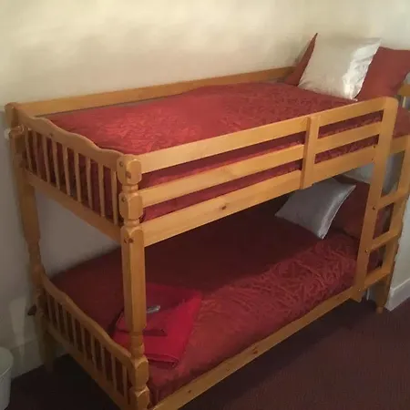 Benson - Small Families & Couples Only 3*