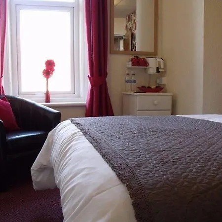 Benson - Small Families & Couples Only Bed and breakfast Blackpool