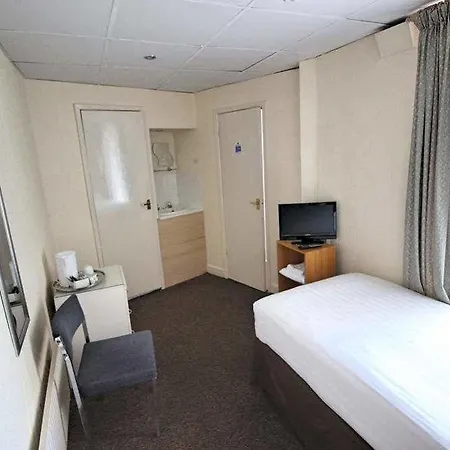 The Colwyn - Near Pleasure Hotel Blackpool