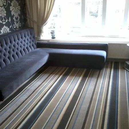Dering 3* Blackpool