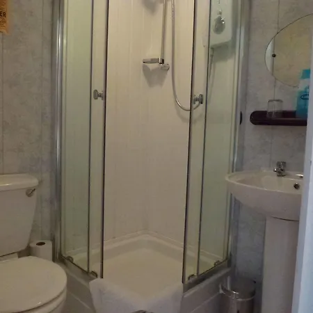 Lindum Guest house 2*