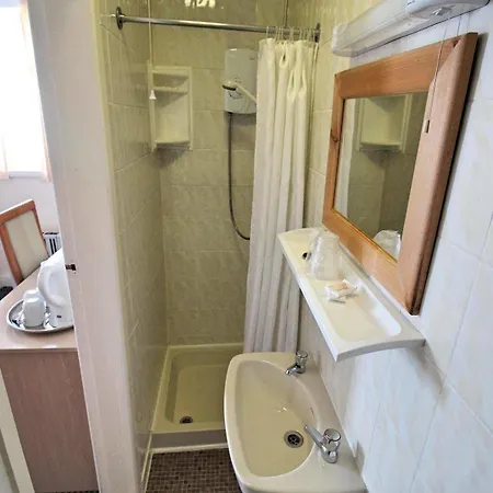 The Colwyn - Near Pleasure Hotel 2*