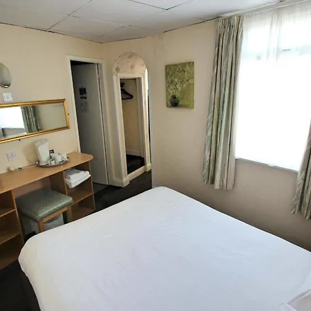 Hotel The Colwyn - Near Pleasure Blackpool