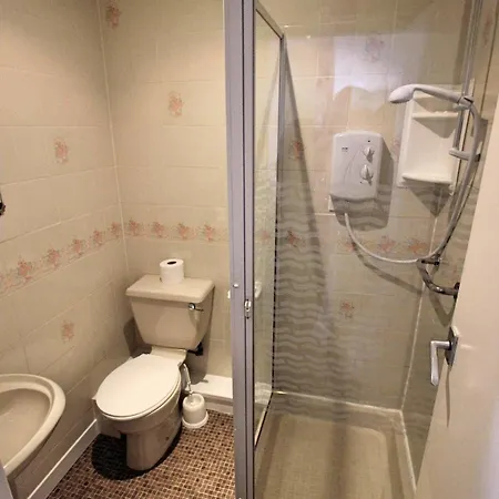 Hotel The Colwyn - Near Pleasure Blackpool