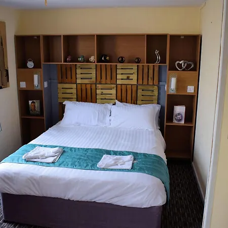 Hotel The Clarendon Showtel 2*