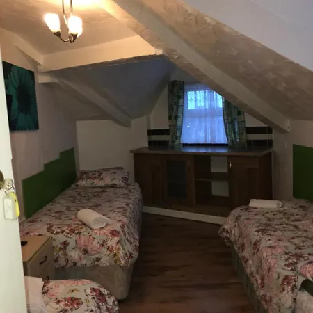 Mount Mellory Hotell 2*