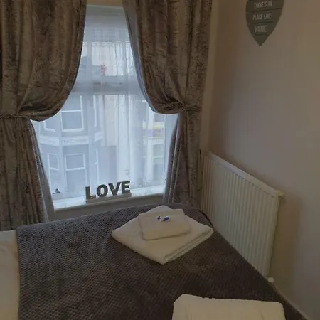 Guest house Lindum 2*