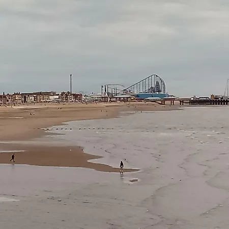 Roachvale Guest house Blackpool