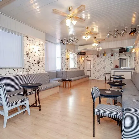 Hotel La Tour 3*