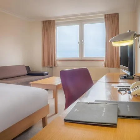 Hotell Grand 4*