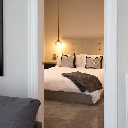 Blackbird Luxury 3 Blackpool