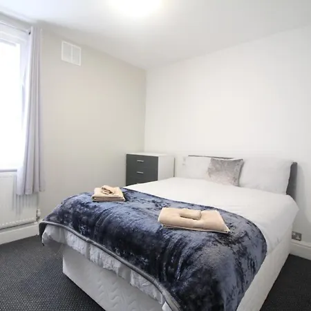 Egerton Choice - Town Centre - Modern And Spacious - Large Holiday home Blackpool