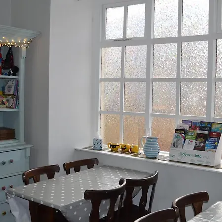 Bed & Breakfast Shawries 2*