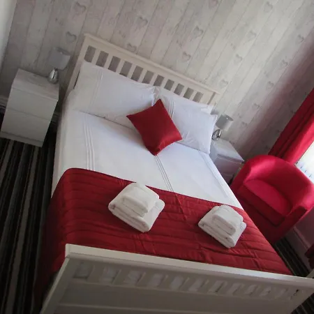 Manor Grove 3*