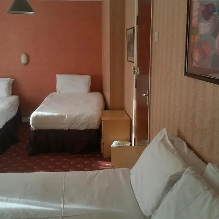 Pleasure By The Beach. Hotel