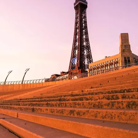 Foxhall Village 2* Blackpool