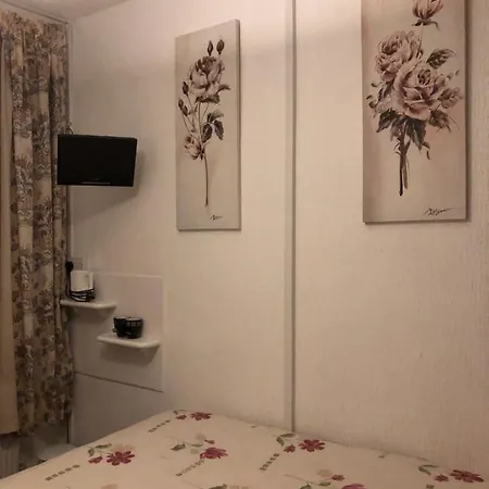 Melrose Guest house 3*