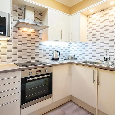 Burbage Holiday 6 *