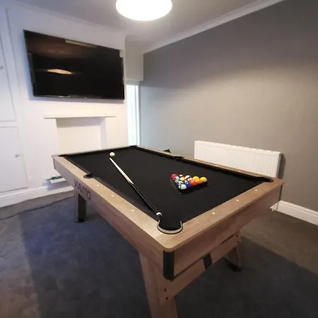 Bryan Choice - Close To Town Centre - Games - Large Holiday home *